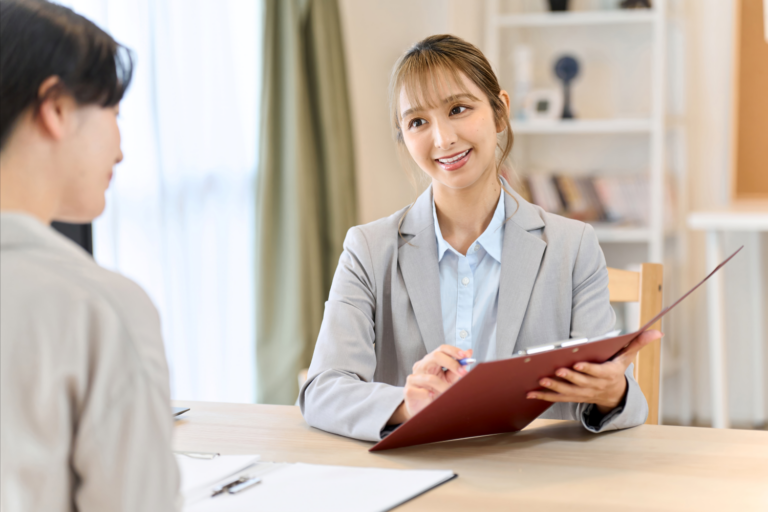 Public Adjuster vs Insurance Adjuster: Understanding the Key Differences